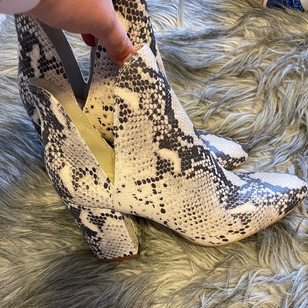 rookie bootie steve madden